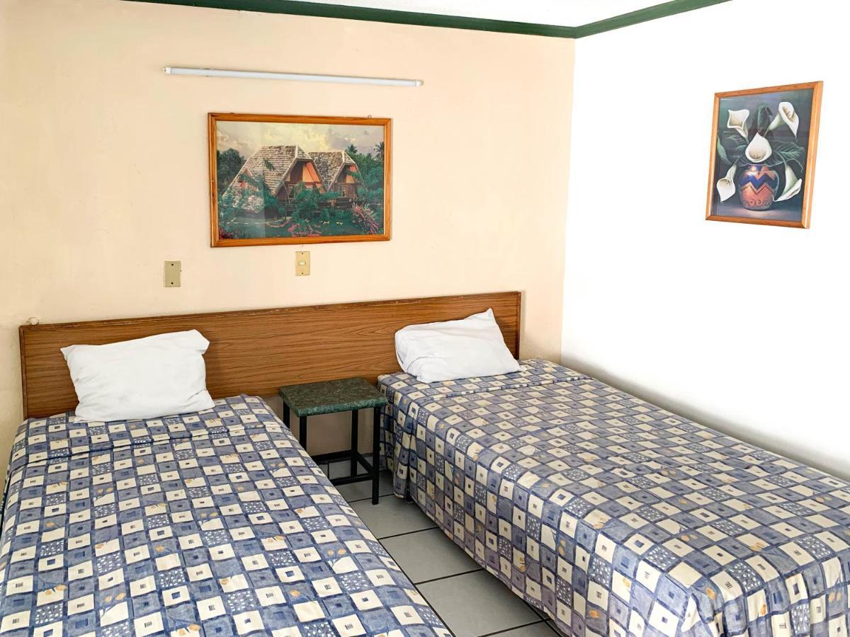 Hotel Vagabundo Plaza Del Sol ซาโปปัน ภายนอก รูปภาพ