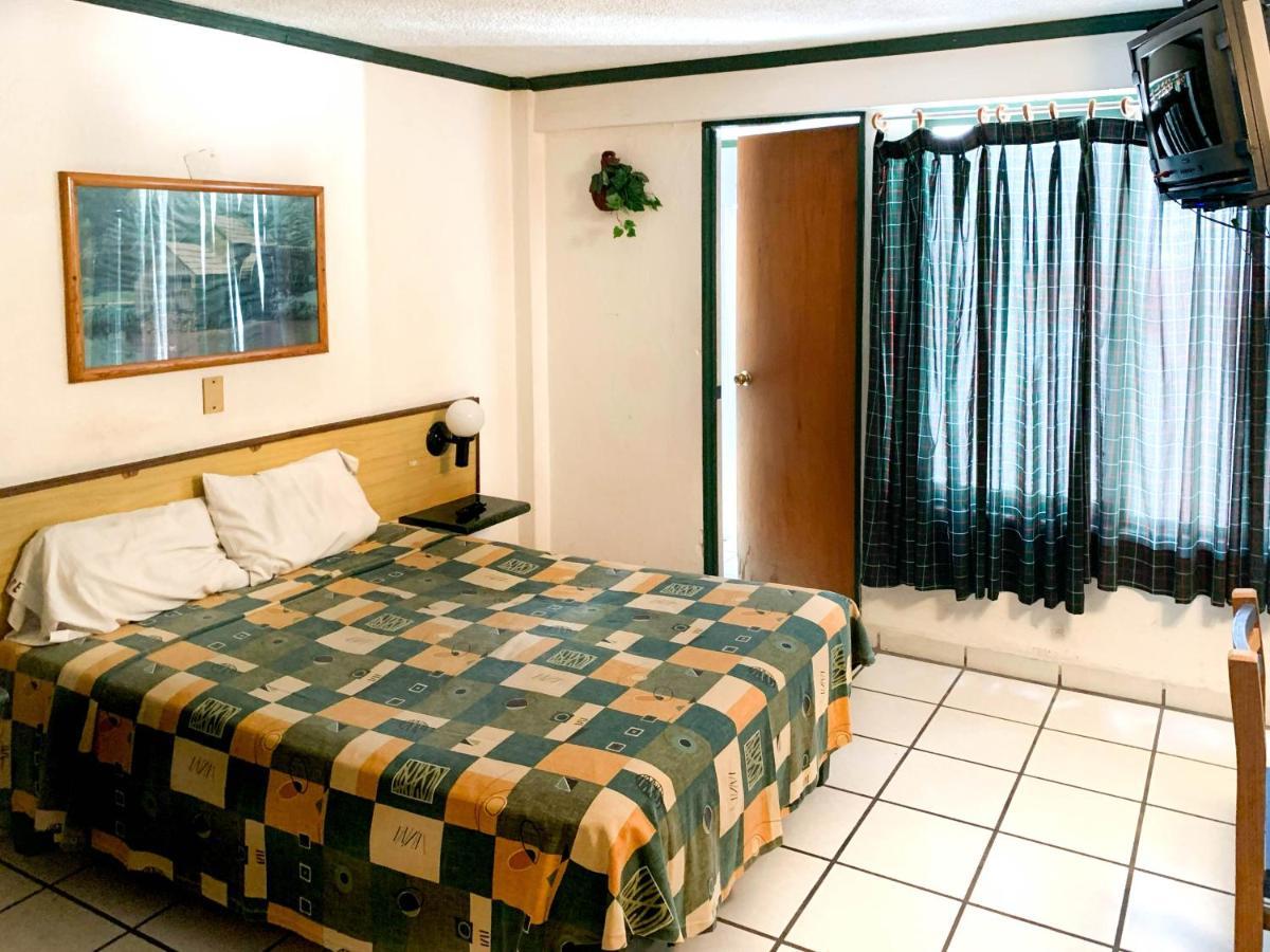 Hotel Vagabundo Plaza Del Sol ซาโปปัน ภายนอก รูปภาพ